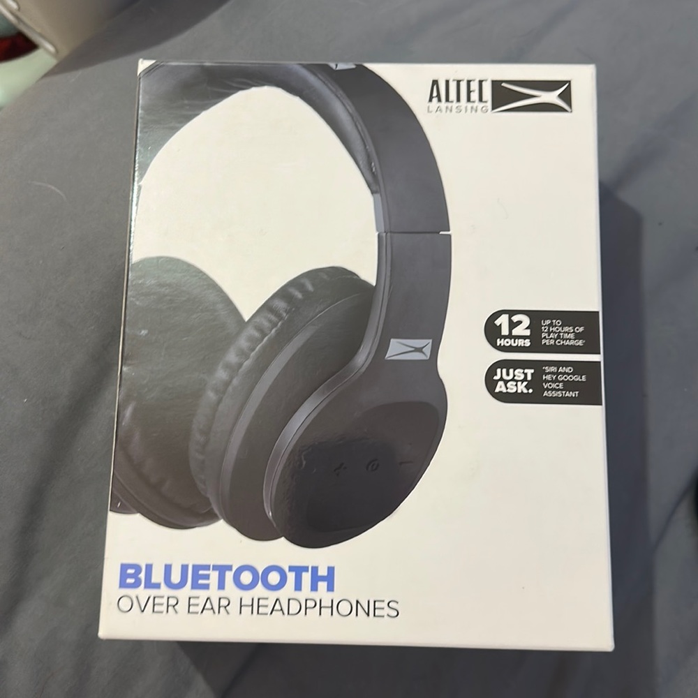 Bluetooth over ear headphones